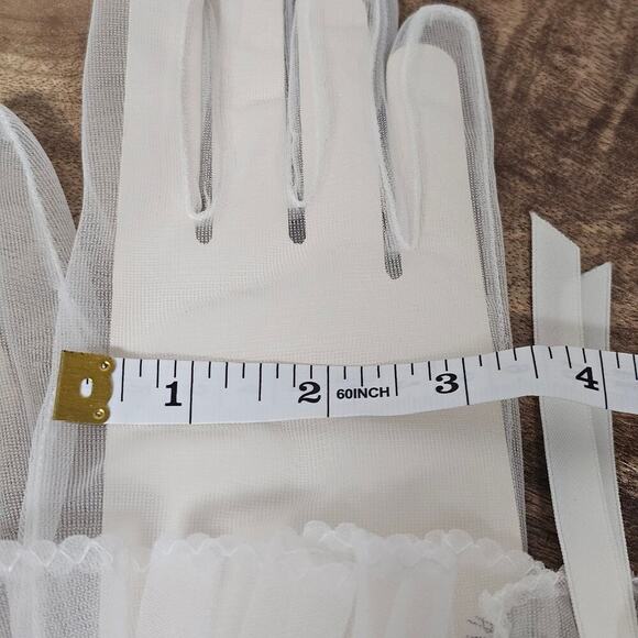 Vintage White Sheer Ruffled Regency Victorian Coquette Gloves Size Small - Picture 4 of 5